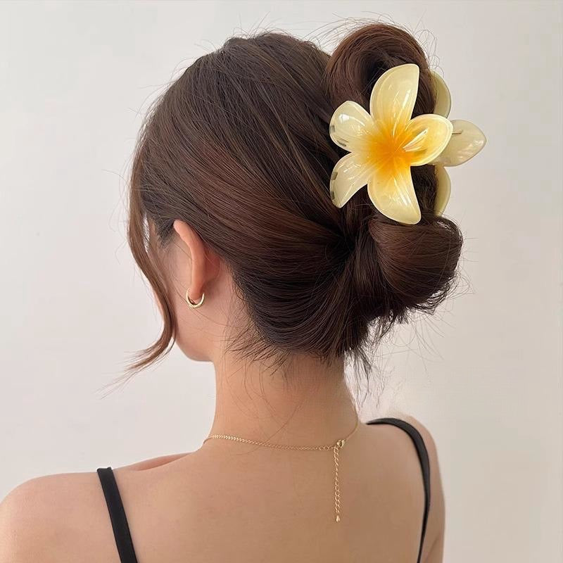 Plumeria Hair Clip - FOLOOTY BOUTIQUE