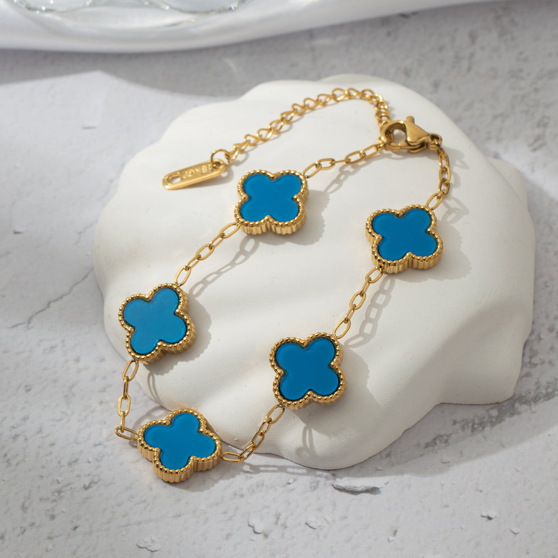 Gold Lucky Clover Flower Craving Bracelet - blue