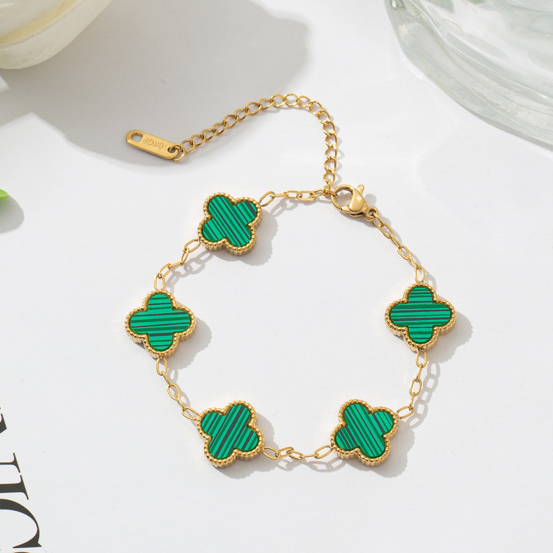 Gold Lucky Clover Flower Craving Bracelet - green 